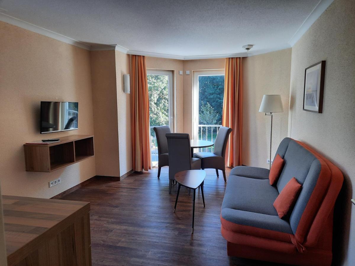Hotel Karl'S Burg Kölpinsee Екстериор снимка
