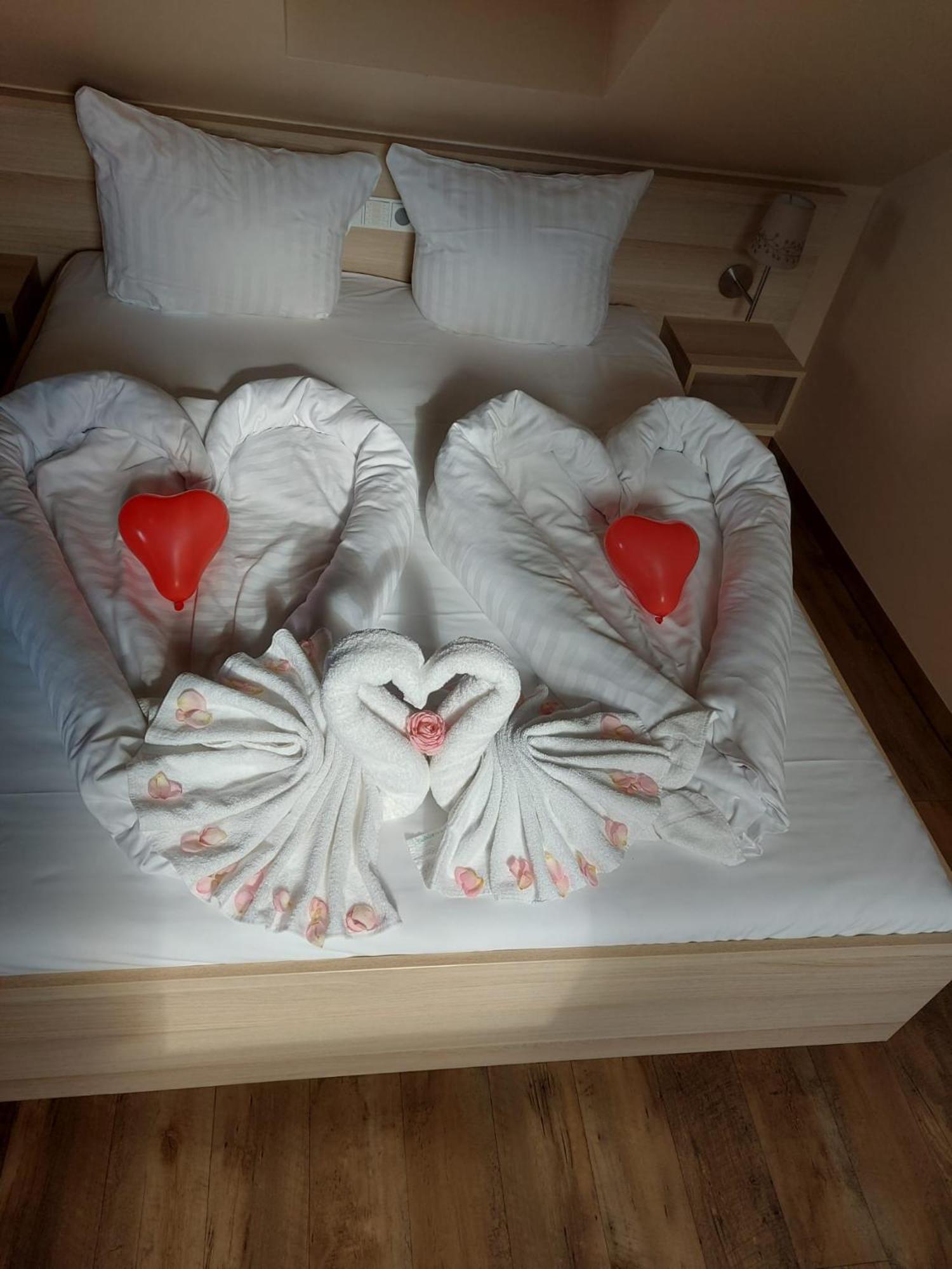 Hotel Karl'S Burg Kölpinsee Екстериор снимка